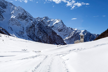 Fototapeta na wymiar Val di Rezzalo - Valtellina - scorcio invernale