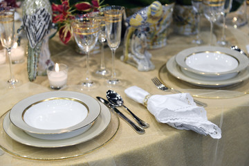 Luxury holiday place (table) setting