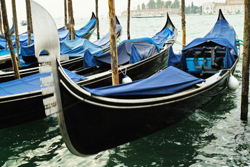 Fototapeta na wymiar Famous gondola at Venezia Italia