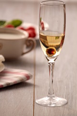 Anello Nel Vetro Di Champagne