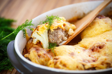 cauliflower baked with meatballs