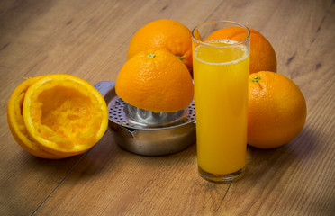 Le jus d'orange pressé aide l'intestin à évacuer rapidement les selles.