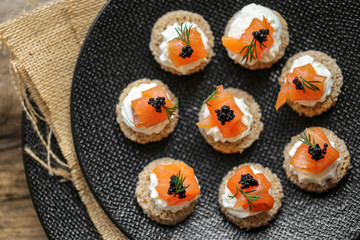 canapé saumon au carré frais 3