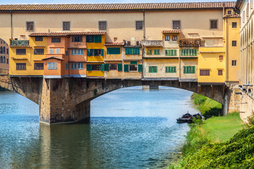 Fototapeta na wymiar Ponte Vecchio bridge in Florence, Italy