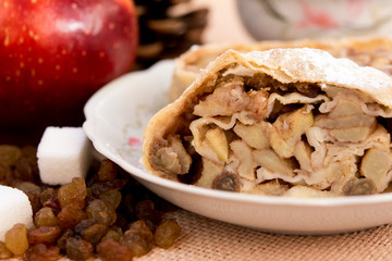Apple strudel pie