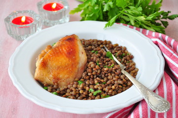 Grilled chicken with a lentil, olive oil and parsley