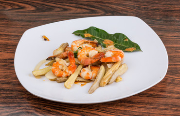 Shrimp and corn salad