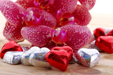 Orchidea con cuoricini