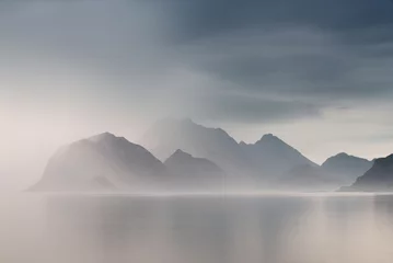 Selbstklebende Fototapete Skandinavien Nordischer Regen