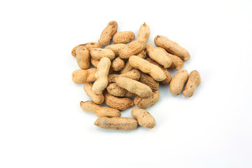 Fototapeta na wymiar dry peanuts isolated on white