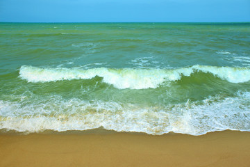 Fototapeta na wymiar Tropical blue sea in Thailand