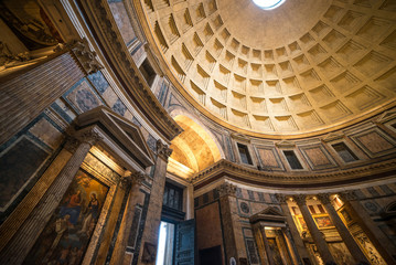 Fototapeta na wymiar Interior of Rome Pantheon