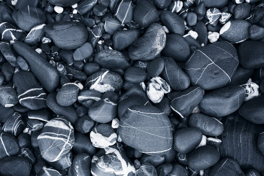 round peeble stones