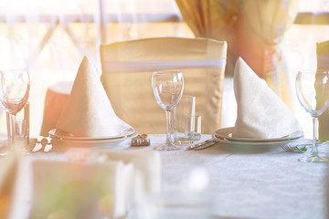 BANQUET TABLE