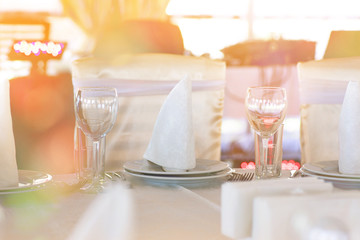 BANQUET TABLE