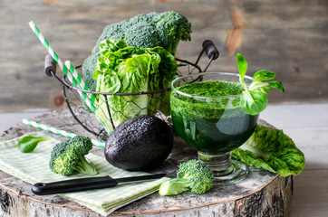 Green smoothie with avocado and broccoli horizontal