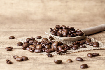 Löffel mit Kaffee Bohnen