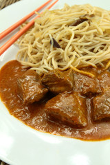 sauté de boeuf et nouilles chinoises