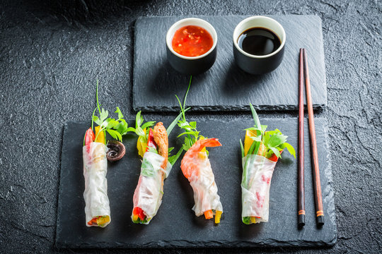 Fresh spring rolls with vegetables