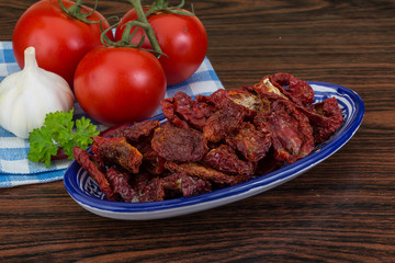 Dried tomtoes