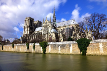Obraz premium La cathédrale Notre-Dame de Paris (photo avec filtre ND1000)