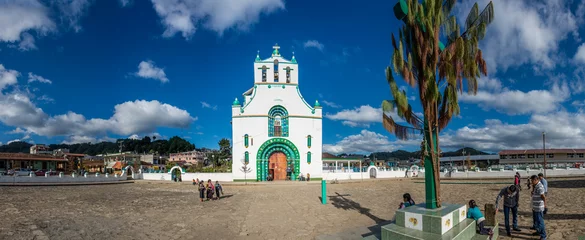 Fotobehang SAN JUAN CHAMULA CHURCH, CHIAPAS, MEXICO - DECEMBER 14, 2015: It © diegocardini