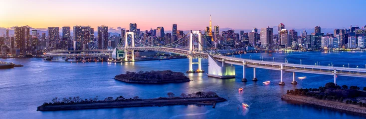 Rolgordijnen Tokyo Odaiba Regenboogbrug © eyetronic