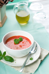 Tomatensuppe mit Frischen Basilikum
