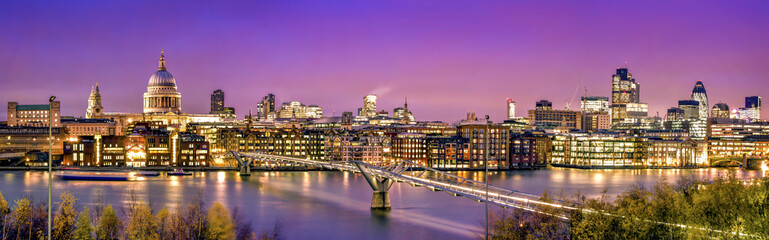 City of London at twilight - obrazy, fototapety, plakaty