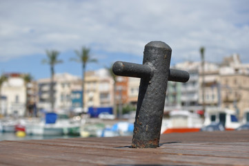 Mooring bollard