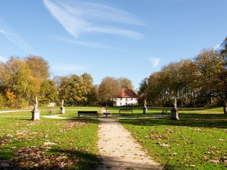 botanical garden with park and fountain