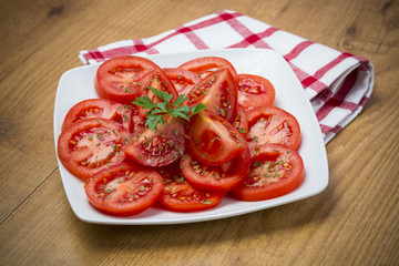 Plato de tomate