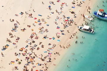 Deurstickers Navagio Beach, Zakynthos, Griekenland Beach With People