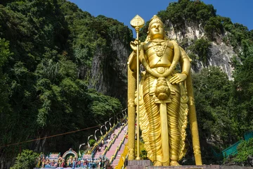 Selbstklebende Fototapeten Batu Cave, Malaysia - Statue of Lord Muragan © lcchew