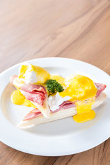 Eggs Benedict Ham