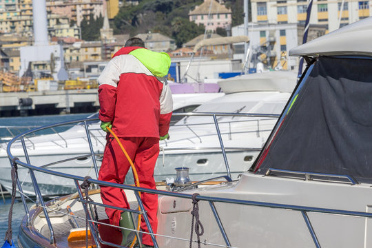 Marinaio lava  yacht
