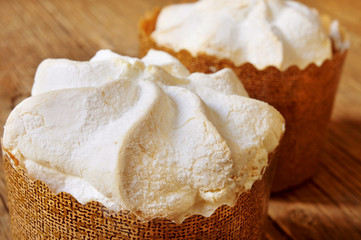 merengues, spanish baked meringue