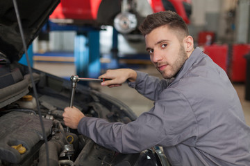 Mechanic repair the engine