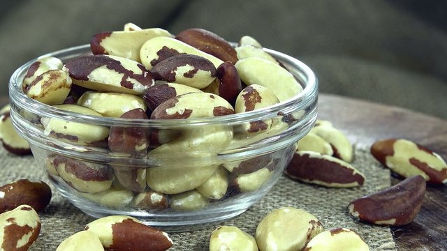 Rotating Brazil Nuts (not loopable)