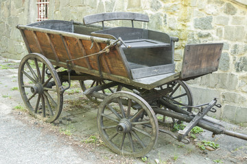 Fototapeta na wymiar Old wooden horse wagon