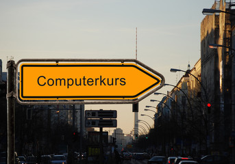 Obraz premium Strassenschild 37 - Computerkurs