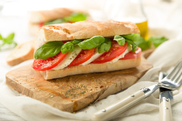 Tomaten Mozzarella Baguette