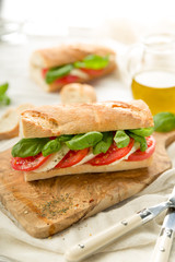 Tomaten Mozzarella Baguette