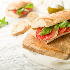 Tomaten Mozzarella Baguette