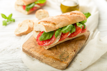 Tomaten Mozzarella Baguette