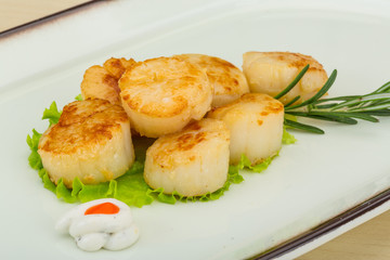 Grilled scallops