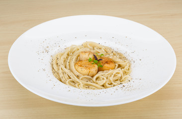 Pasta with scallops