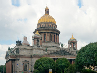 Fototapeta na wymiar Saint Isaac's Cathedral, Saint Petersburg, Russia