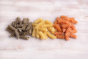 Fusilli di pasta tricolore - Fusilli pasta tricolor