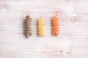 Fusilli di pasta tricolore - Fusilli pasta tricolor
